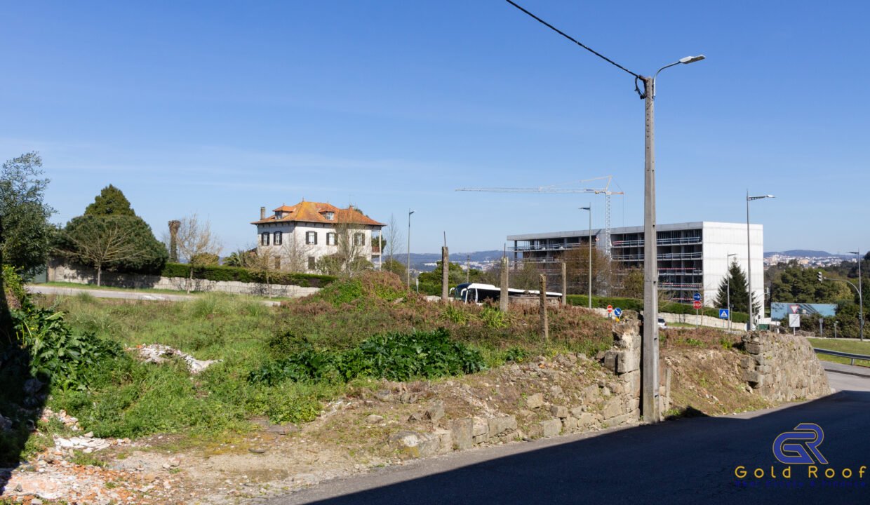 Terreno Urbano Oliveira do Douro