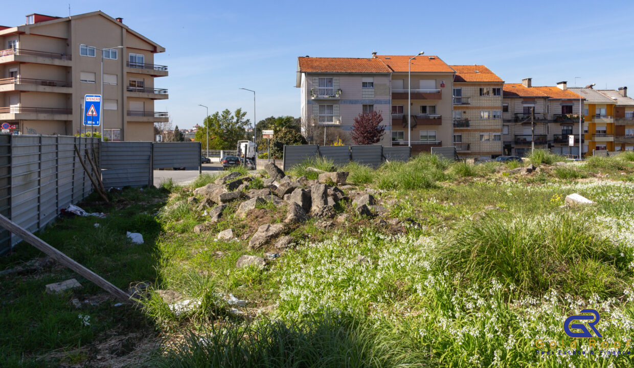 Terreno Urbano Oliveira do Douro