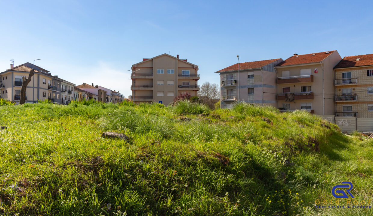 Terreno Urbano Oliveira do Douro